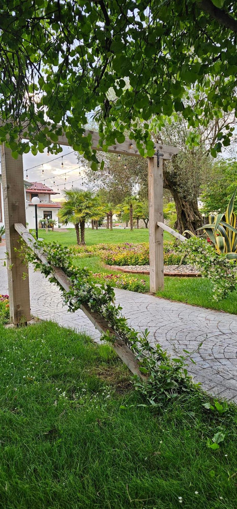 Green Park Divjake Luaran gambar